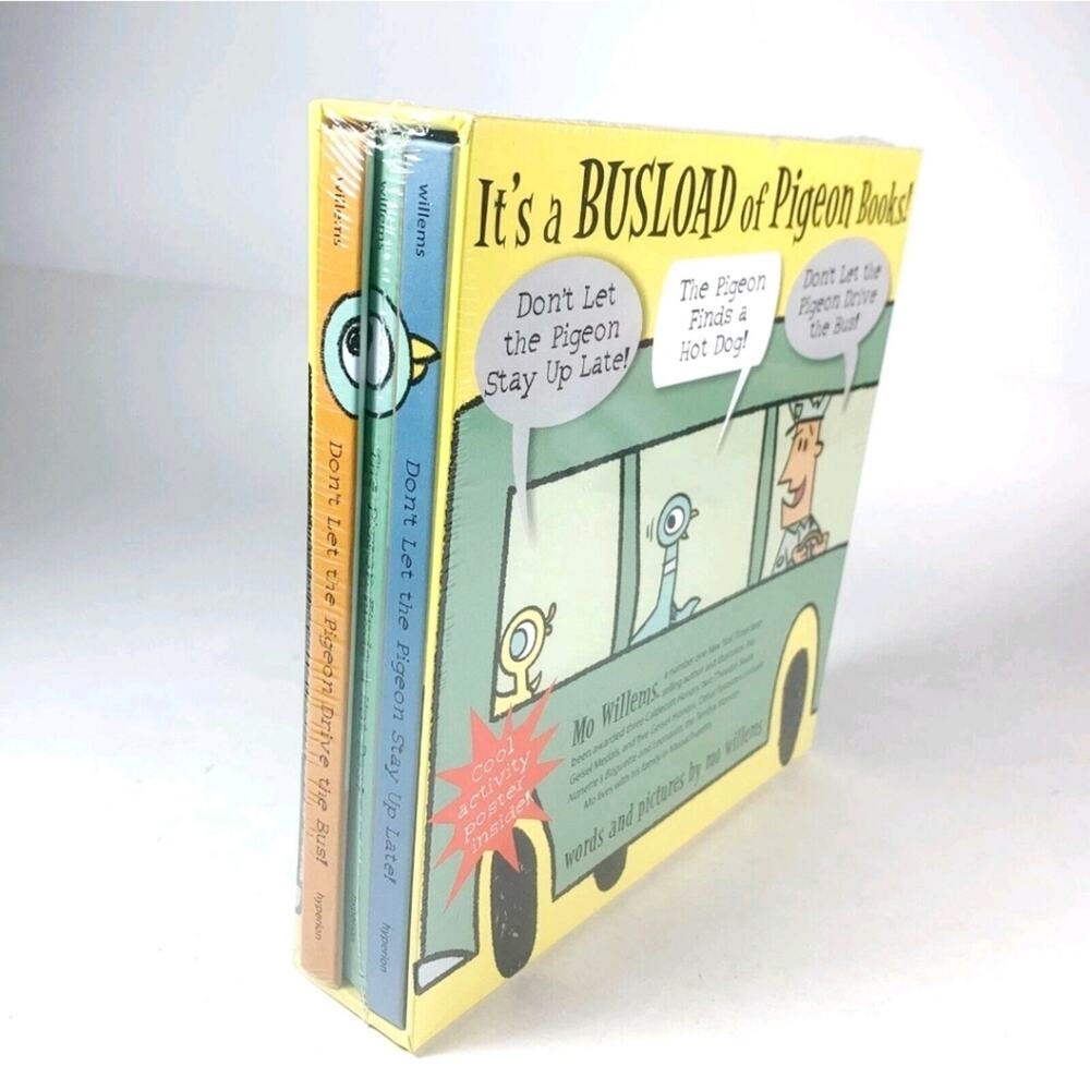 It's a Busload of Pigeon Books! by Mo Willems (English) Board Books Book